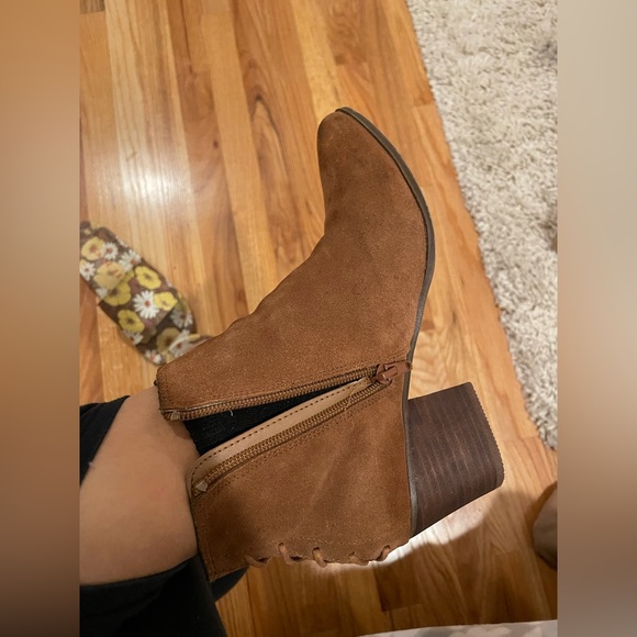 Aldo- Block heel ankle booties - Picture 4 of 16